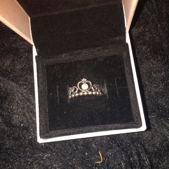 Ring - Picture 2 of 7